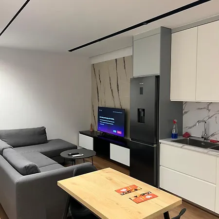 Renas Apartment1 Appartamento *