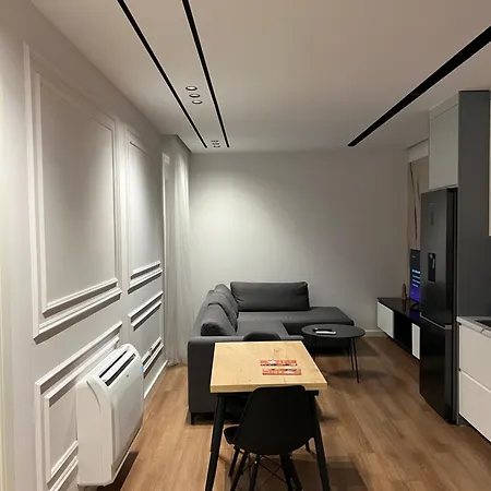 Renas Apartment1 טיראנה