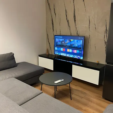 דירה Renas Apartment1